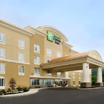 Holiday Inn Express & Suites CARYVILLE by IHG