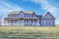 Spacious Getaway for 22 w/ Pool, Hot Tub & Huge Game Room – Perfect for Groups!