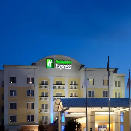 Holiday Inn Express & Suites MOORESVILLE - LAKE NORMAN by IHG