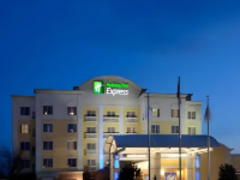 ฮอลิเดย์ อินน์ เอ็กซ์เพรส โฮเทล แอนด์ สวีทส์ มัวร์สวิลล์ - เลค นอร์แมน บาย IHG
