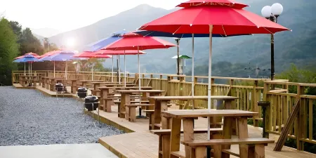 Maple Valley Отели рядом с достопримечательностью «Gurye Sansuyu Village»