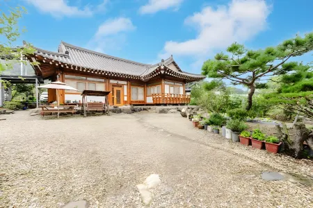 Boseong Jihye Hanok Guesthouse Отели в г. Посон