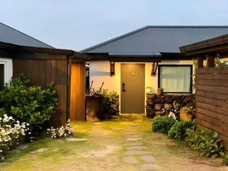 Jeju Shooting Star Collection Center Отели рядом с достопримечательностью «Остров Удо»