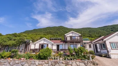 Yeosu Memories Aebada Pension Hotels near Hyangiram Hermitage