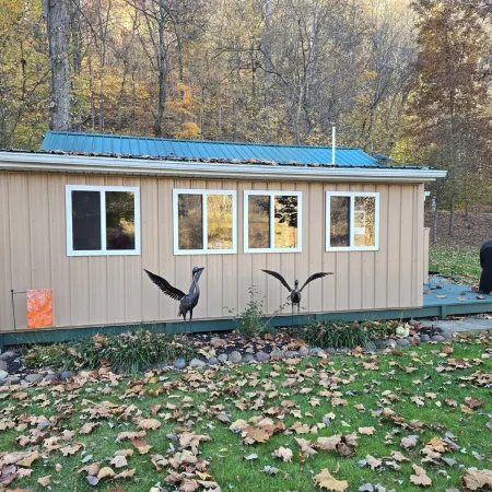 The Riverside Cottage... Charming  2-bedroom cottage on the Mohican River