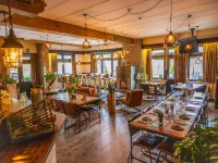 Attractive Tent Lodge Maastricht at 16 km Hotels in Zutendaal