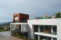 Resort Eutopia Waknaghat Hotels near شيملا