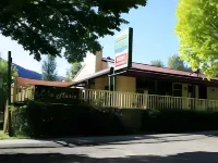 The Harrietville Snowline Hotel