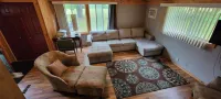 Cozy 2-bedroom Cottage - Trail access to Loon Lake