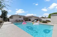 Sunny SoCal Escape: Pool, Spa & Air Hockey Fun Hotels in Bermuda Dunes