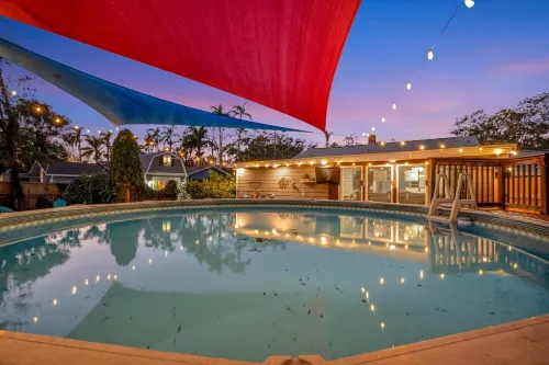 Outdoor Poolside Family Oasis - Historic Bradenton
