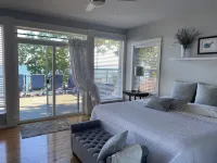 Smith's Lake House, Built 2021, Enjoy Spectacular Sunrises, 4 Bedroom 2 Bathroom