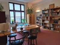 XXL vacation room with bathroom in an Art Nouveau villa for 1-4 people in the city center