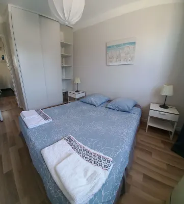 T3, 60 m2, 3 mn walk from the sandy beach, air conditioning, quiet, WIFI