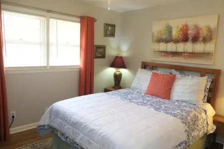 Entire house with 3 bedroom/1.5 bath