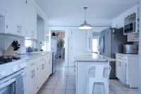 Perfect Woodstock Getaway! Lovely Riverside Home Hotels in Woodstock