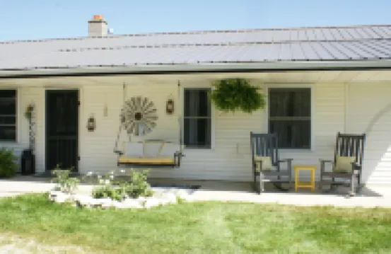 Lemon Hill Amish Guest House. . . an Amish themed, whole house experience.