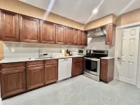 Upgraded Rooms with Bath 7-Min to Subway Near Downsview Rogers Stadium