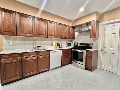 Upgraded Rooms with Bath 7-Min to Subway Near Downsview Rogers Stadium Hotels in Aurora