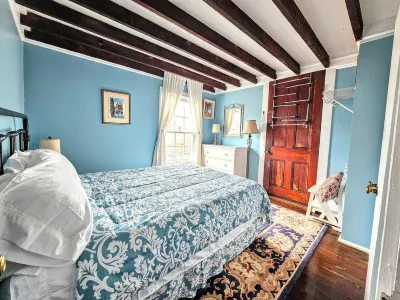 Camelback Guest House Hotels in Central City