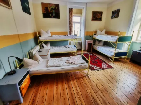 Hummel Hostel - Historische Stadtvilla Mit Garten