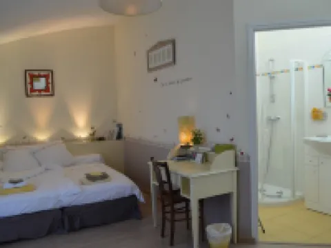 Couette Et Cafe Crème Hotels in Le Coudray