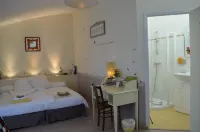 Couette Et Cafe Crème Hotels in Le Coudray