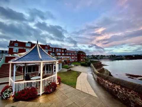 Livermead Cliff Hotel Отели в г. 
