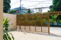 RedDoorz Near Cipinang Indah Mall Hôtels à : Jakarta-Est