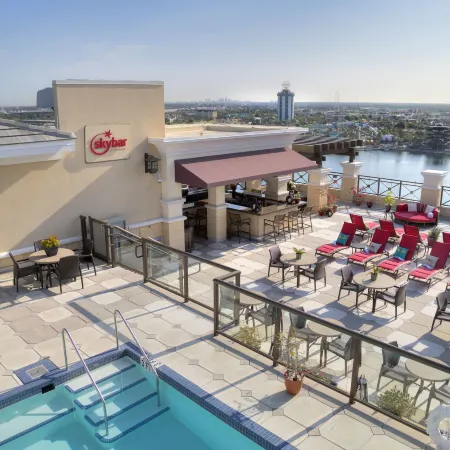 Ramada Plaza by Wyndham Orlando Resort & Suites Intl Drive