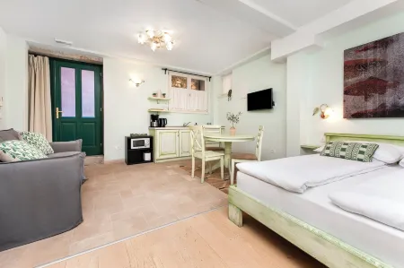 Casa Matteotti Отели рядом с достопримечательностью «Fountain on Main Square»