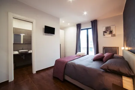 Glam House Отели рядом со станцией Salerno Railway Station