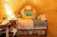 Hollington Park Glamping Hotels in Kintbury