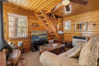 Highland Hideaway - Walk to Lake & Village, Pet Friendly, Fenced Yard - Evcil Hayvan Kabul Edilen Alan