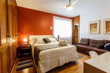 Aluguel de Suítes Por Temporada em Alto de Pinheiros Отели рядом с достопримечательностью «Butantan Institute»