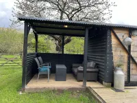 Transformed Railway Wagon- Sleeps2-Garden-Firepit Hotels in Crickhowell