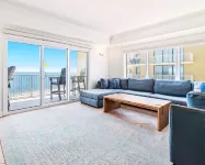 Luxe 4BR Beachfront Condo, Insane Gulf Views, Infinity Pool, Indoor Pool/Hot Tub