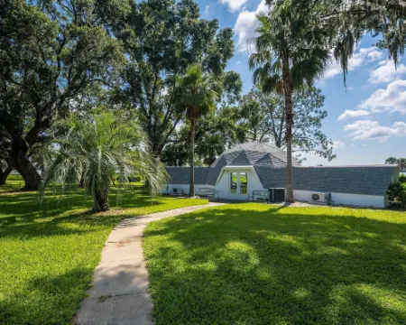 Sumner Lake Tiny House Hotels in Clermont