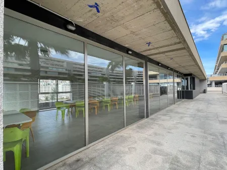 Apartment in Roquetas Near the Beach Отели рядом с достопримечательностью «Aquarium Costa De Almeria»