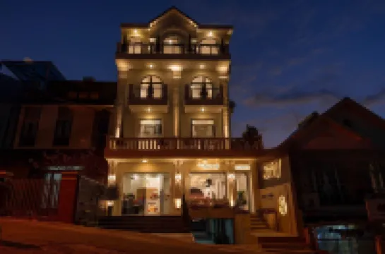 สโตริจ์ โฮม & คอฟฟี่