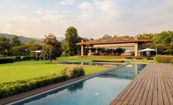 El Salto Luxury Ranch with Lake View