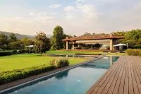 El Salto Luxury Ranch with Lake View - Villas