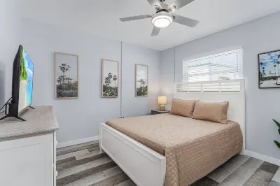 171 Washington ~ Dune Our Thing ~ Unit D ~ Fabulous Pool Home! 2 Bedroom Home by RedAwning Hotels near Santini Marina Plaza Shops