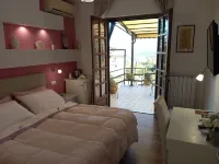 B&B Villa Letizia Hôtels à proximité de : Spiaggia Torre Conca