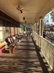 All Seasons Inn