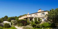Domaine du Paradis des Oiseaux فنادق في موجينس