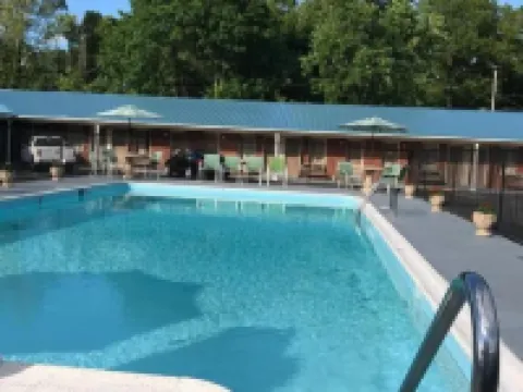 Merrimac Inn & Suites Hotels in Roberts