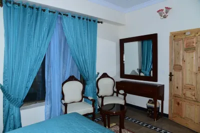 Canari Hotel Kashmir View Отели рядом с достопримечательностью «Тикет Бут Пайплайн Трик»