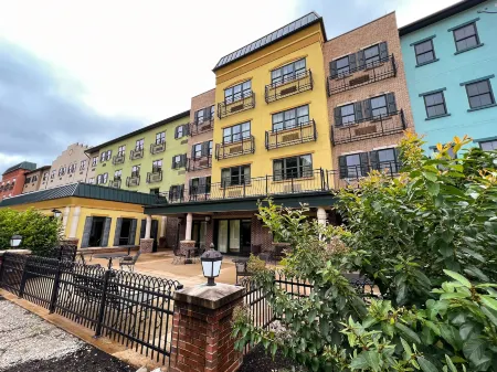 Mardi Gras Casino & Resort Отели в г. Институт