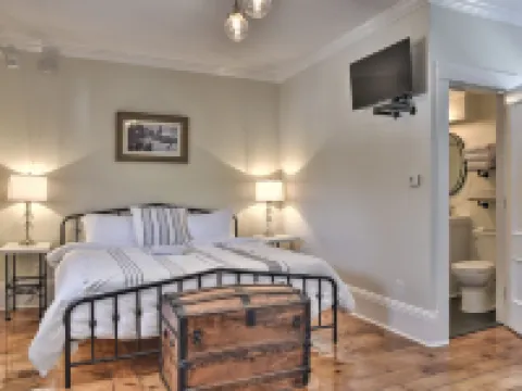 The Burrell House Hotels in Keene